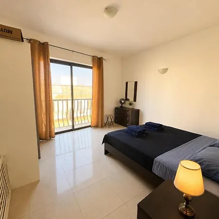 3-bedroom In Location, Steps From Seafront 公寓 斯利马