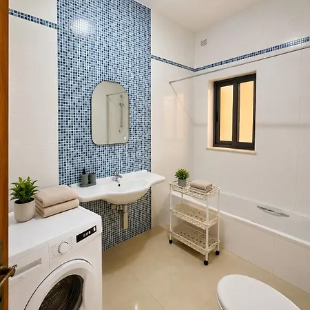 公寓 3-bedroom In Location, Steps From Seafront *