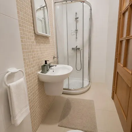 3-bedroom In Location, Steps From Seafront